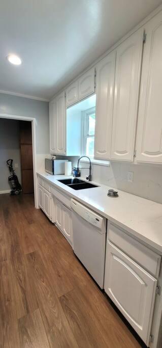 Vila Newly Furnished Pool House Los Angeles Exteriér fotografie